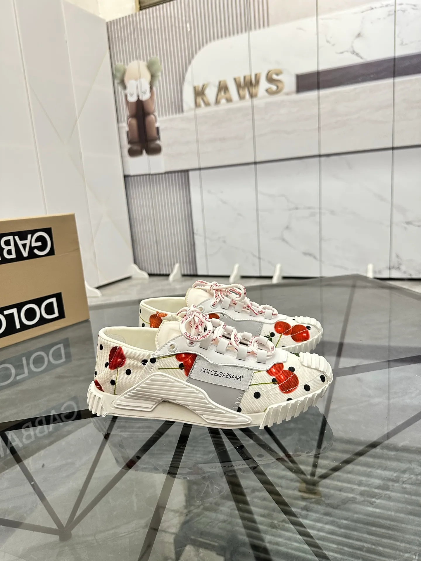 Men's shoes: 💰P440¥ Product trademark: DG "Dolce & Gabbana*" low-top sports shoes Regular size: 35-44 (can be customized to 45.46.) Couple style Product materials: Upper imported cowhide stitching original material, breathable lining, original outsole. Number: 803